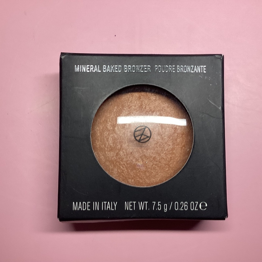 Il Makiage Mineral Baked Bronzer In Shade Back To Black 7.5g